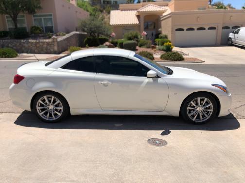 2014 INFINITI Q60 Base